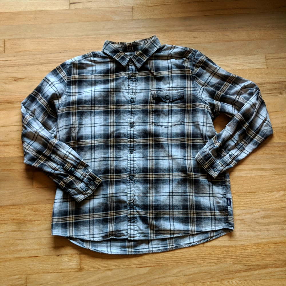 Patagonia organic cotton button up shirt size XL